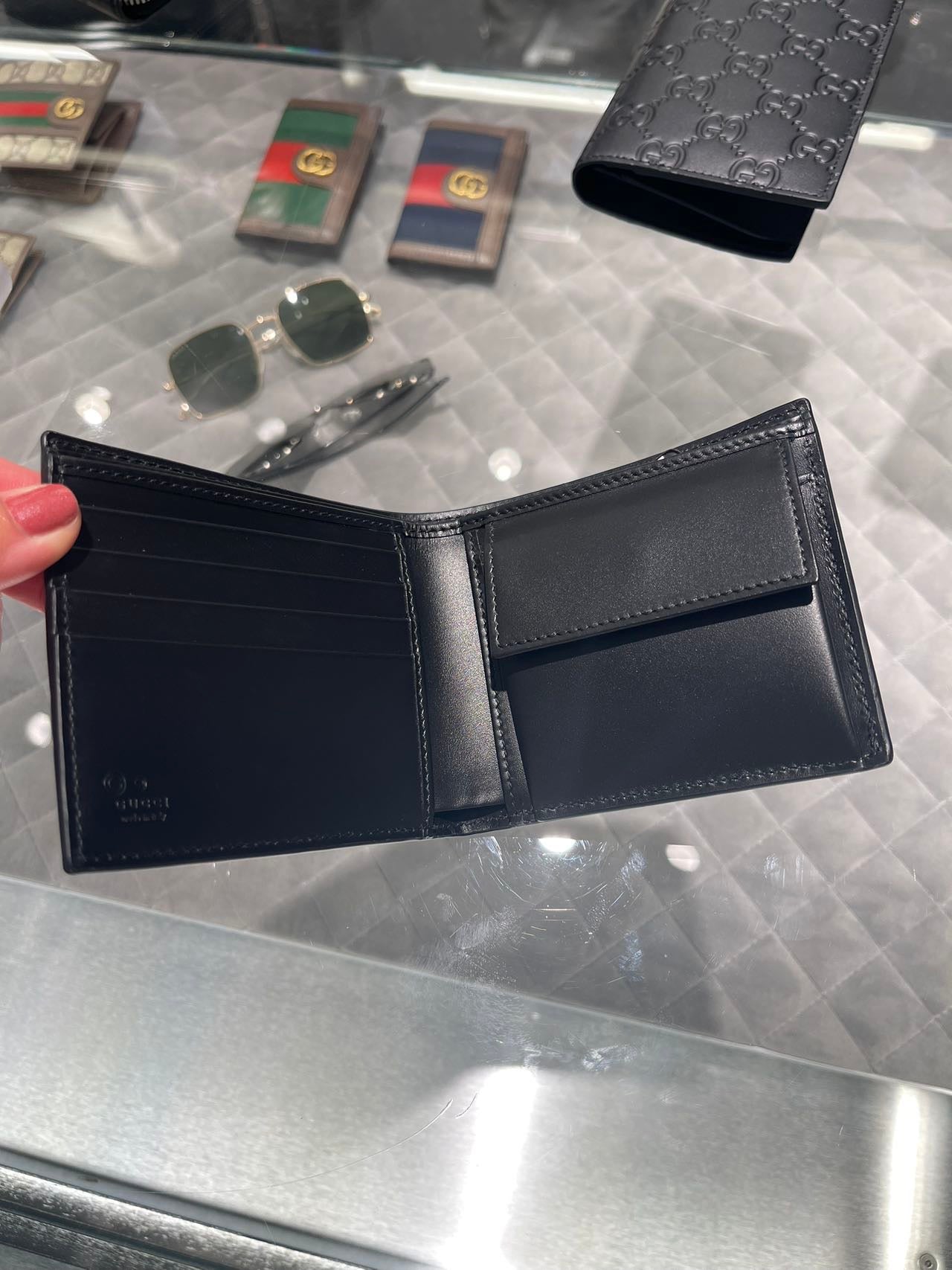 Gucci signature leather wallet 古馳GG壓紋對折卡槽皮夾