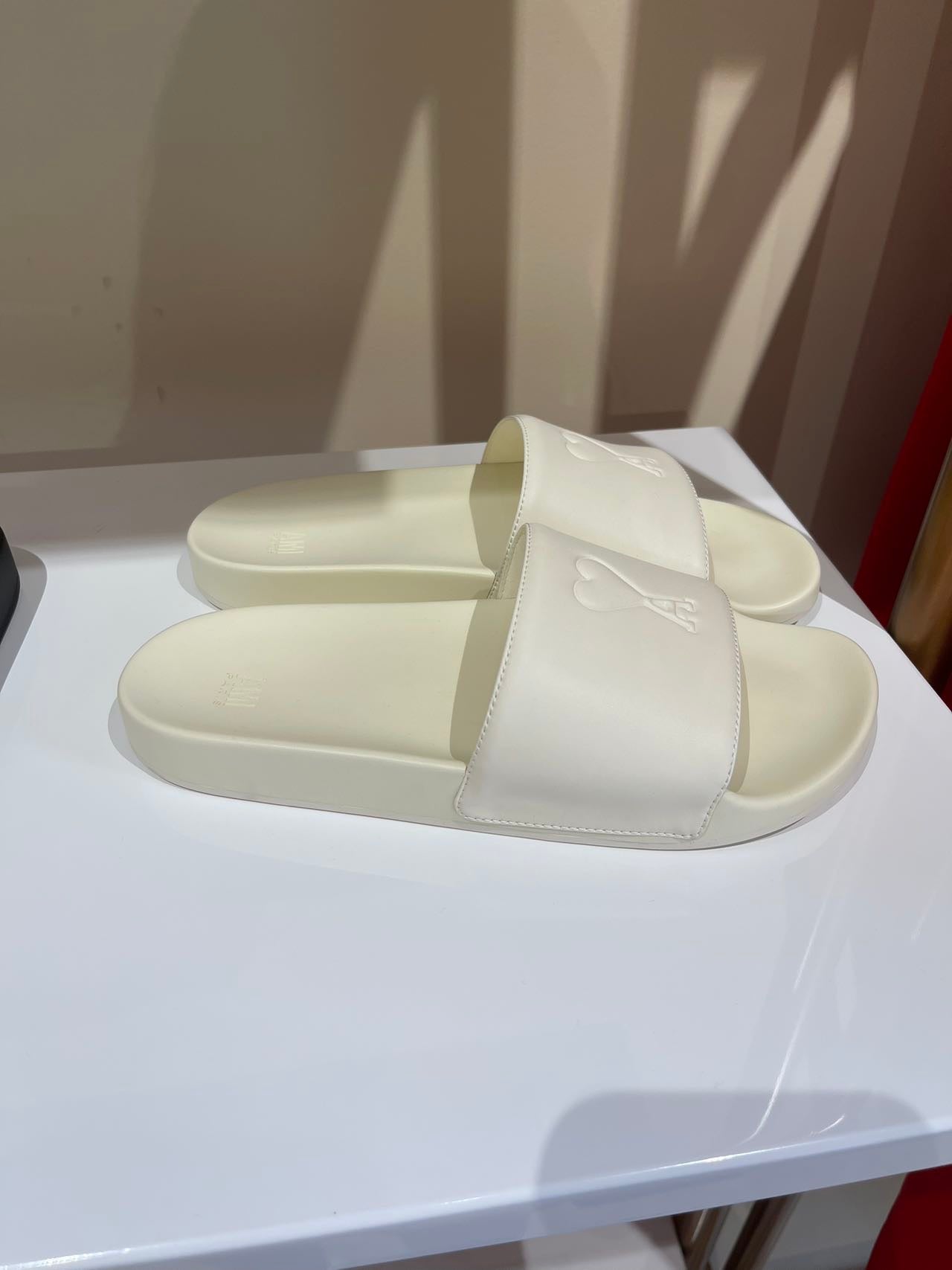 Ami Paris slide 愛心A壓紋拖鞋