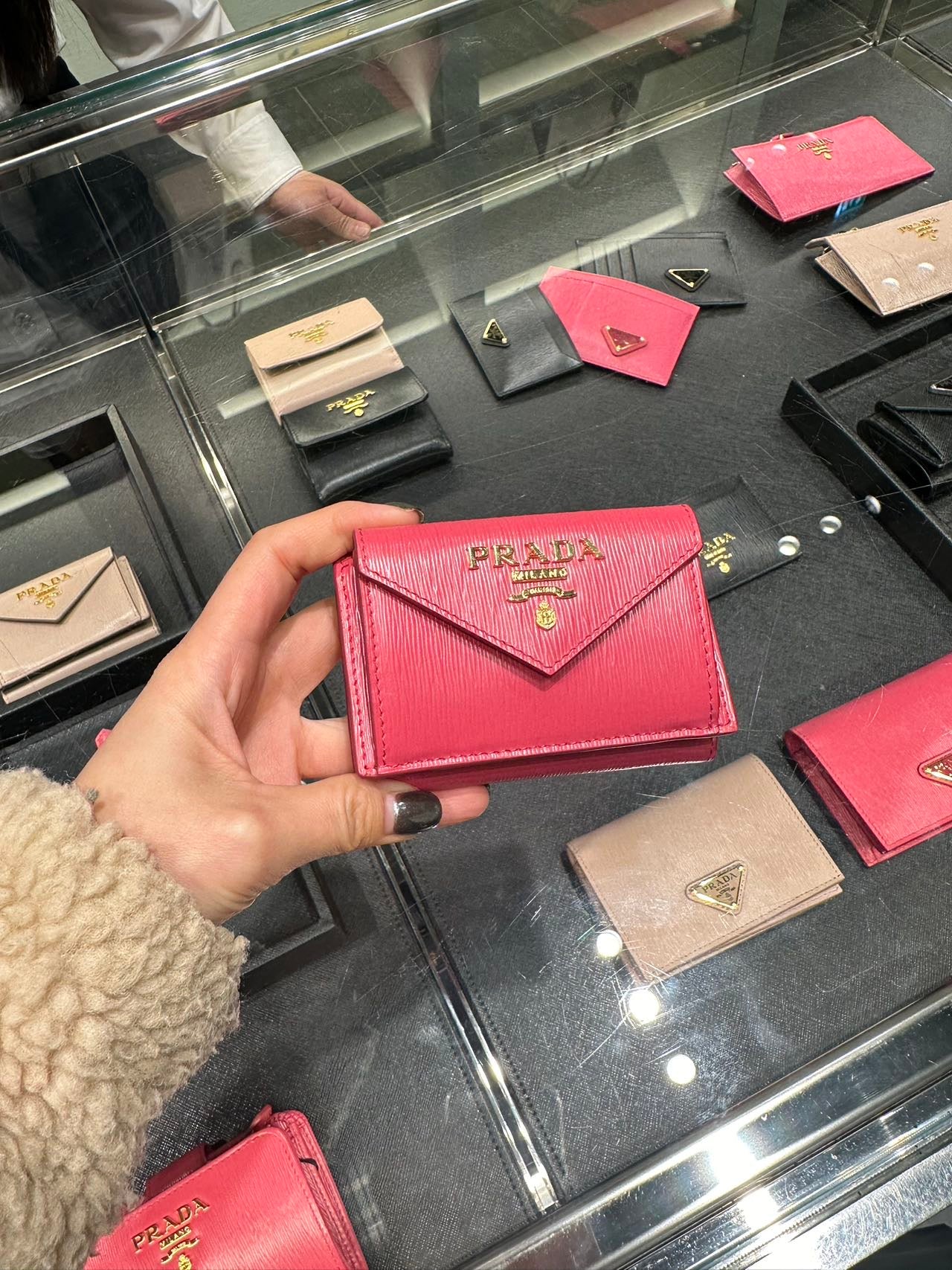 Prada mini purse 普拉達水波紋迷你皮夾