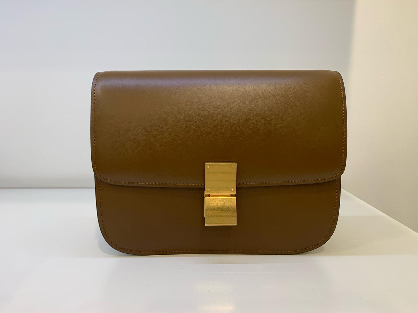 Celine Teen Classic Bag 西琳小牛皮經典肩背包*
