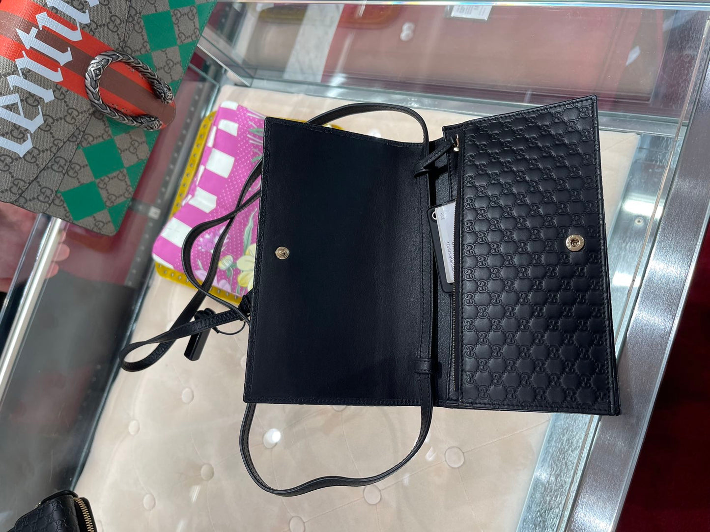 Gucci black classic woc