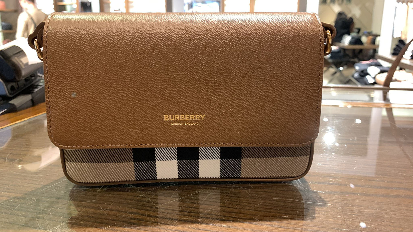 Burberry shoulder bag 翻蓋肩背小包