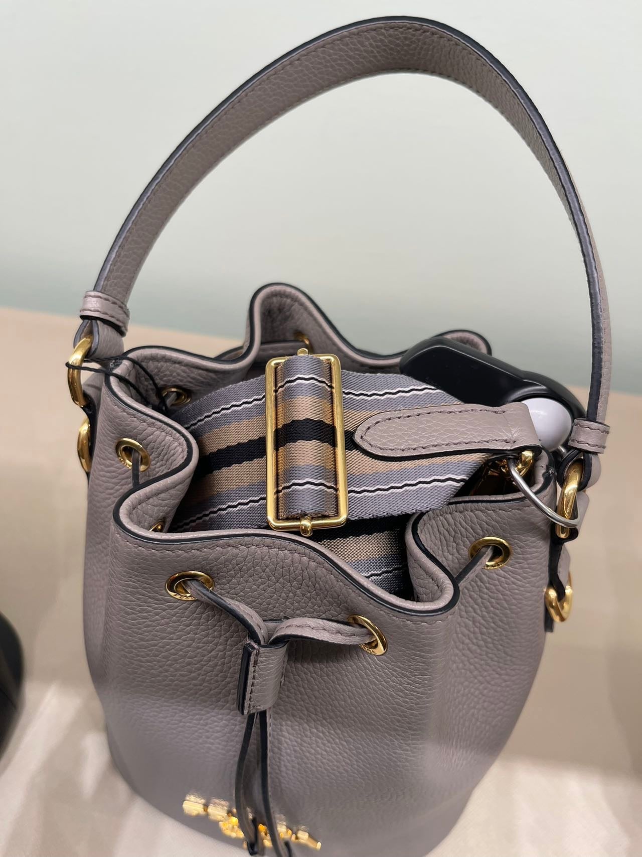 Prada leather bucket bag 普拉達皮革水桶包