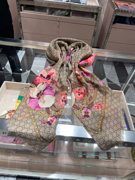 Gucci GG logo flower scarf 古馳披肩絲巾圍巾
