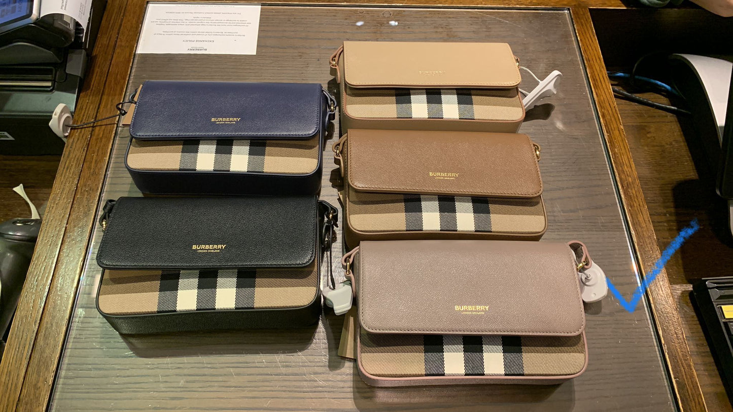 Burberry shoulder bag 翻蓋肩背小包