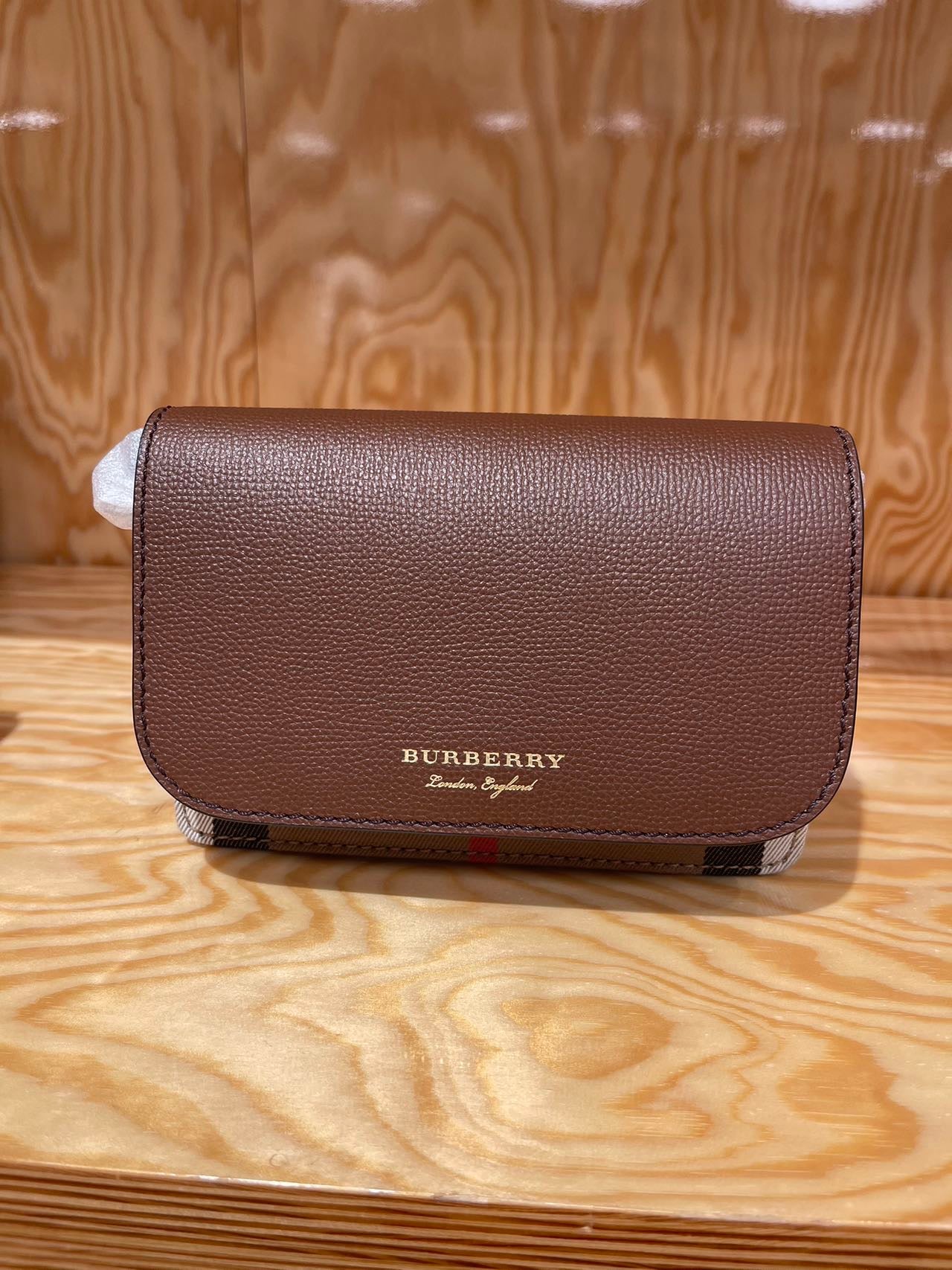 Burberry shoulder bag 翻蓋肩背包