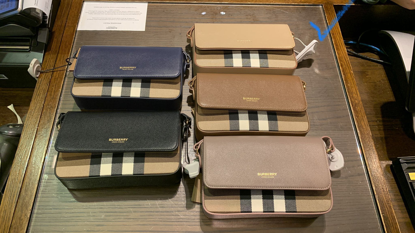 Burberry shoulder bag 翻蓋肩背小包
