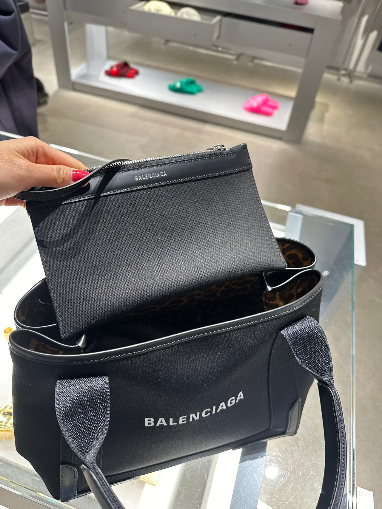 Balenciaga WOMEN'S NAVY SMALL CABAS IN BLACK巴黎世家黑色帆布托特包