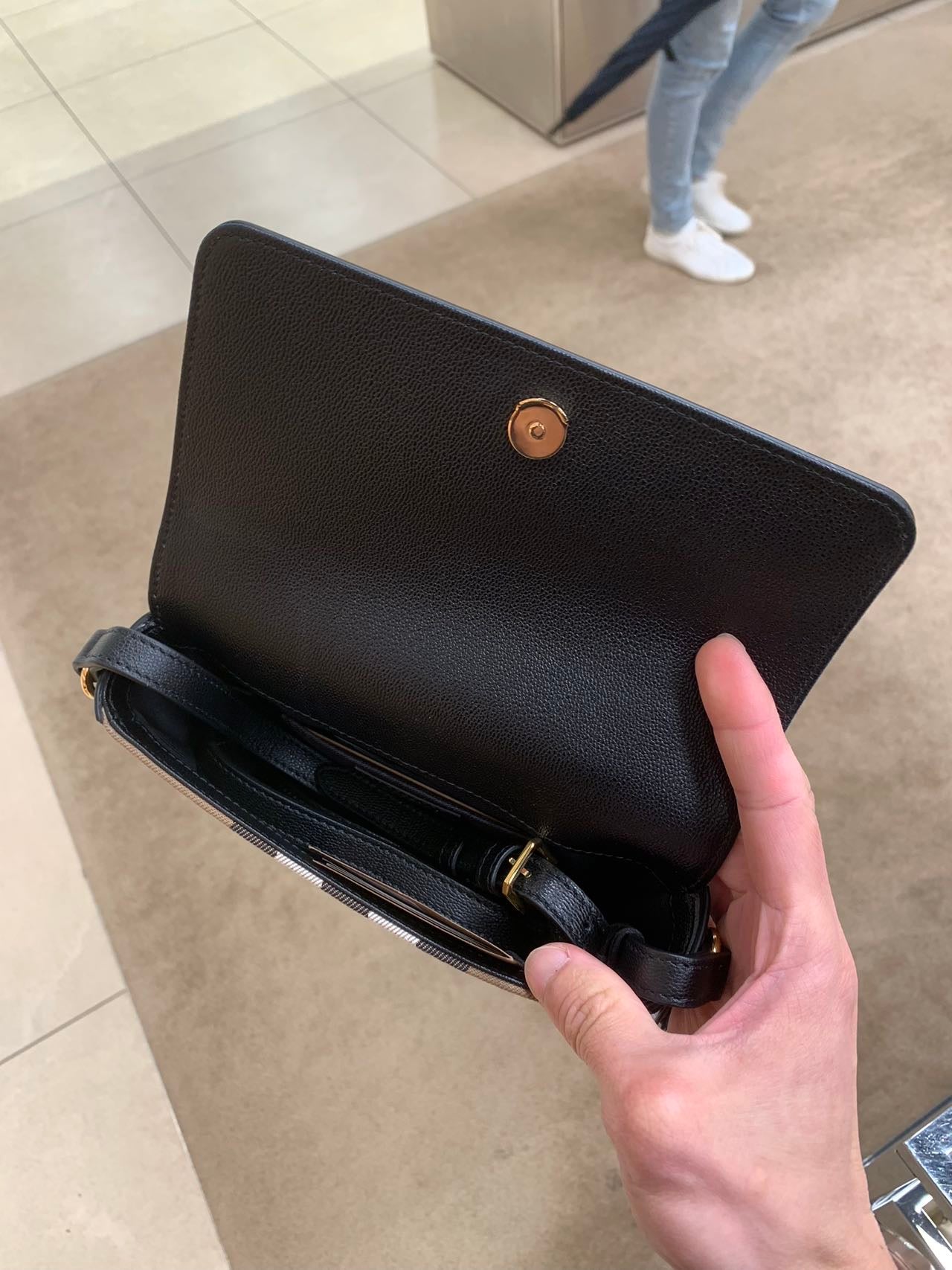 Burberry shoulder bag 翻蓋肩背小包