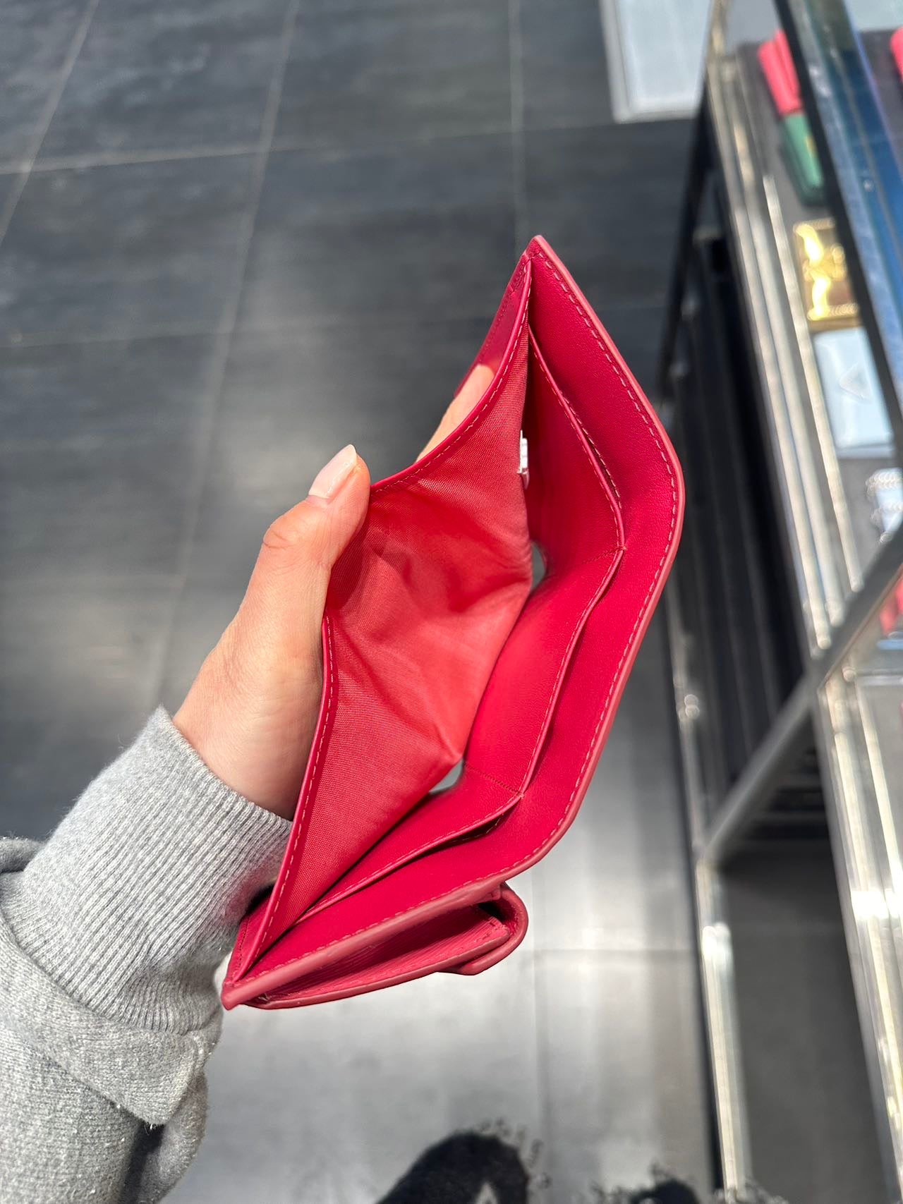 Prada mini purse 普拉達水波紋迷你皮夾