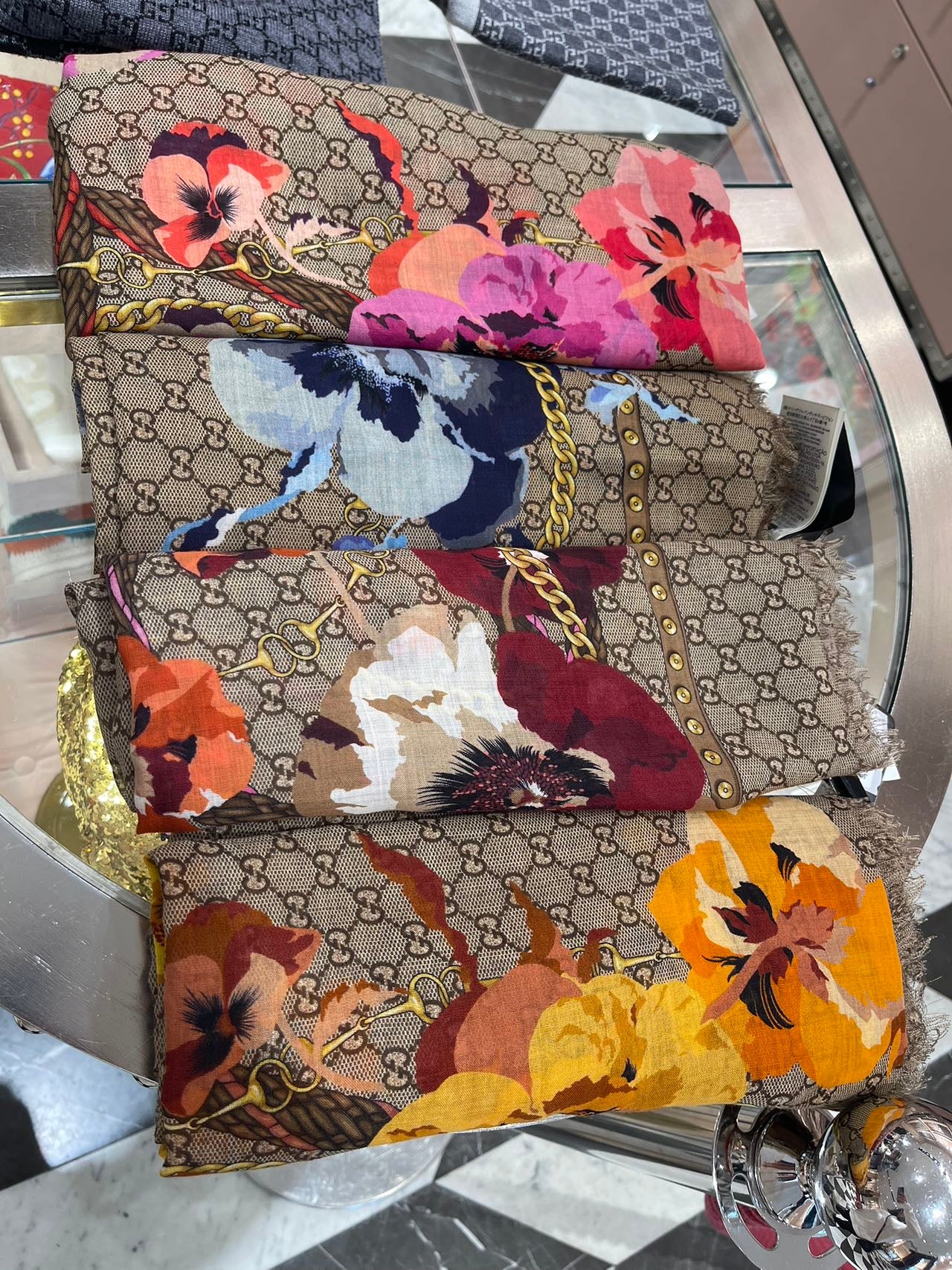 Gucci GG logo flower scarf 古馳披肩絲巾圍巾