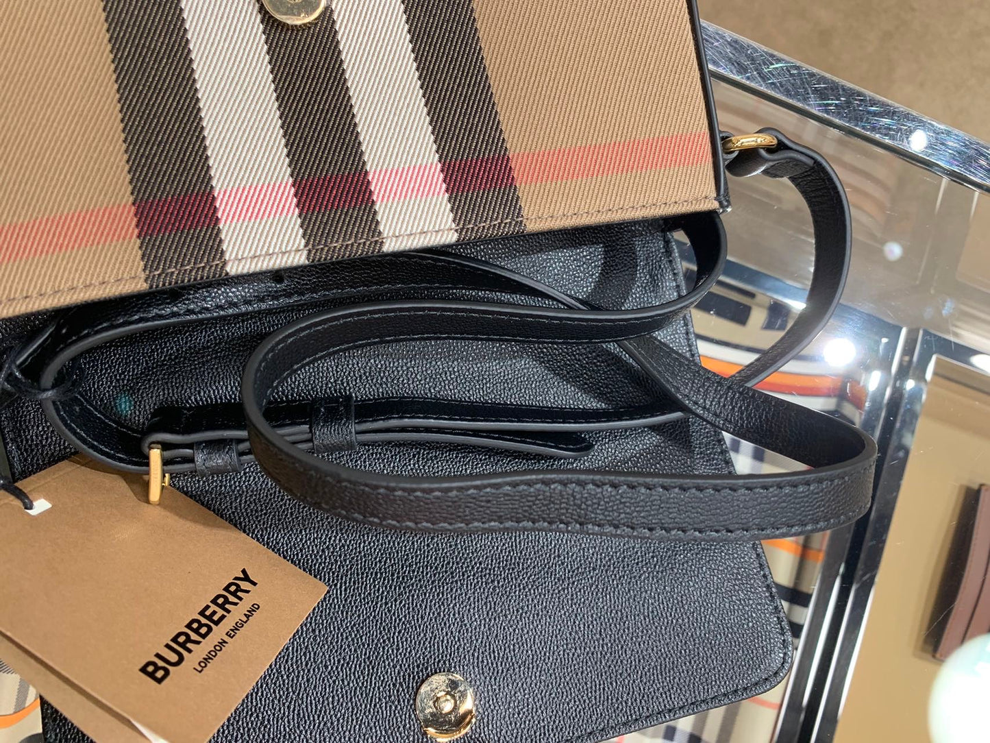 Burberry shoulder bag 翻蓋肩背小包