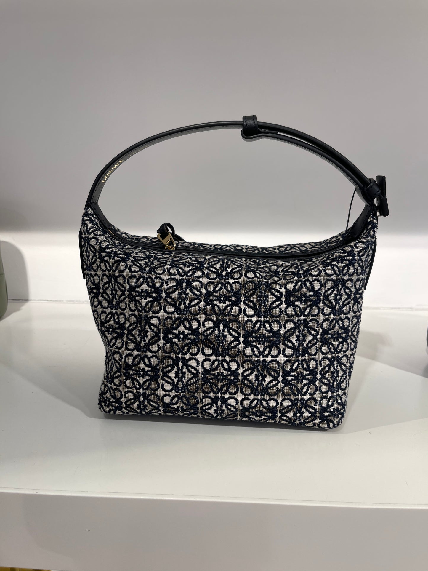 Loewe cubi small 羅威帆布腋下包