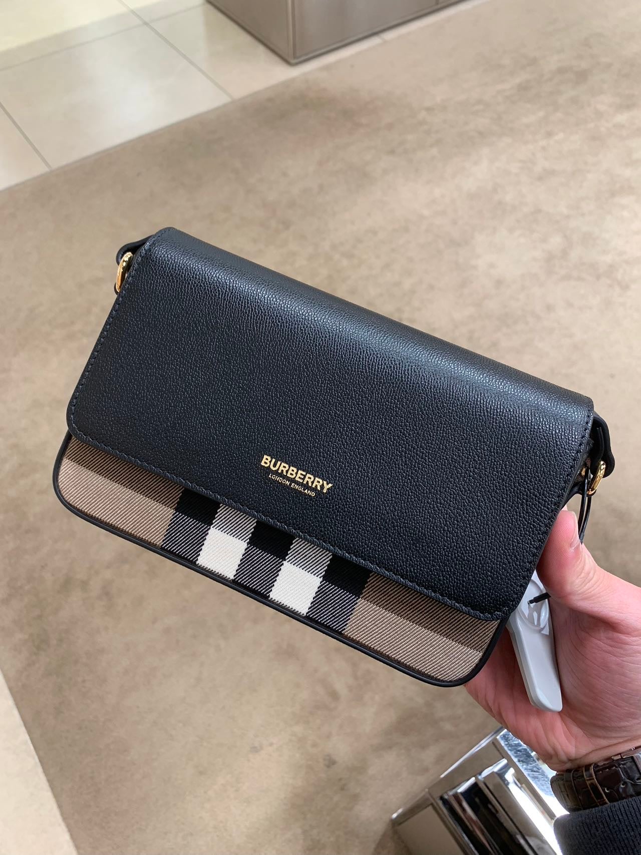Burberry shoulder bag 翻蓋肩背小包