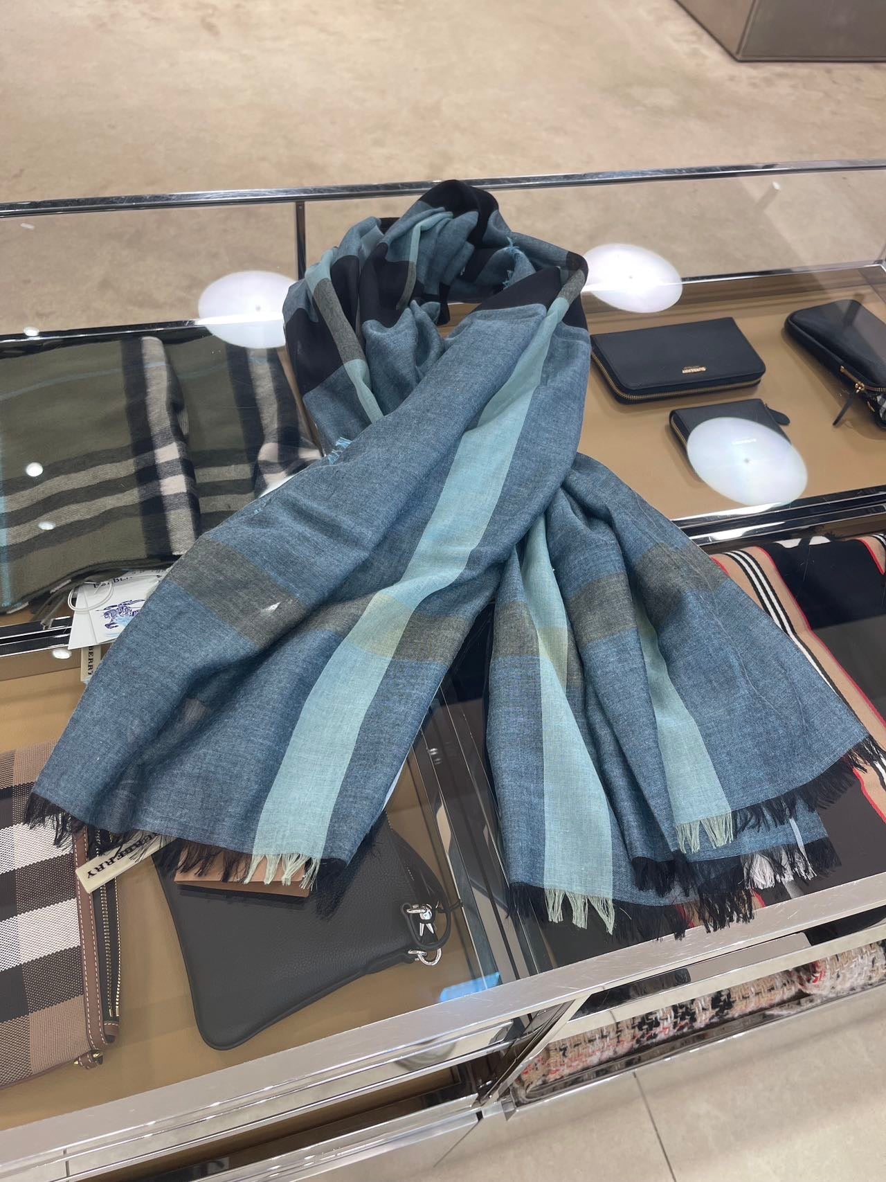 Burberry 巴寶莉經典格紋混紡圍巾