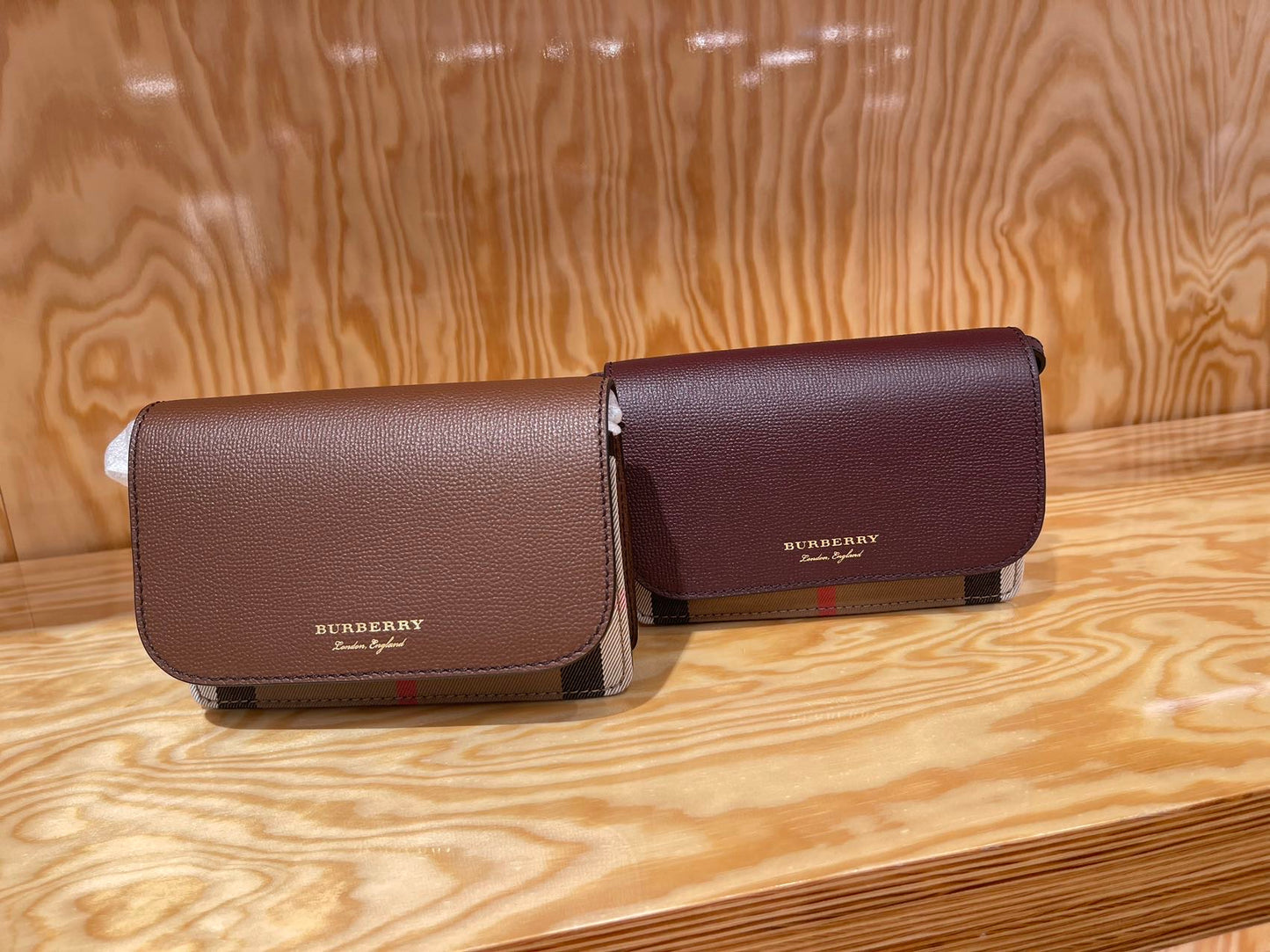 Burberry shoulder bag 翻蓋肩背包