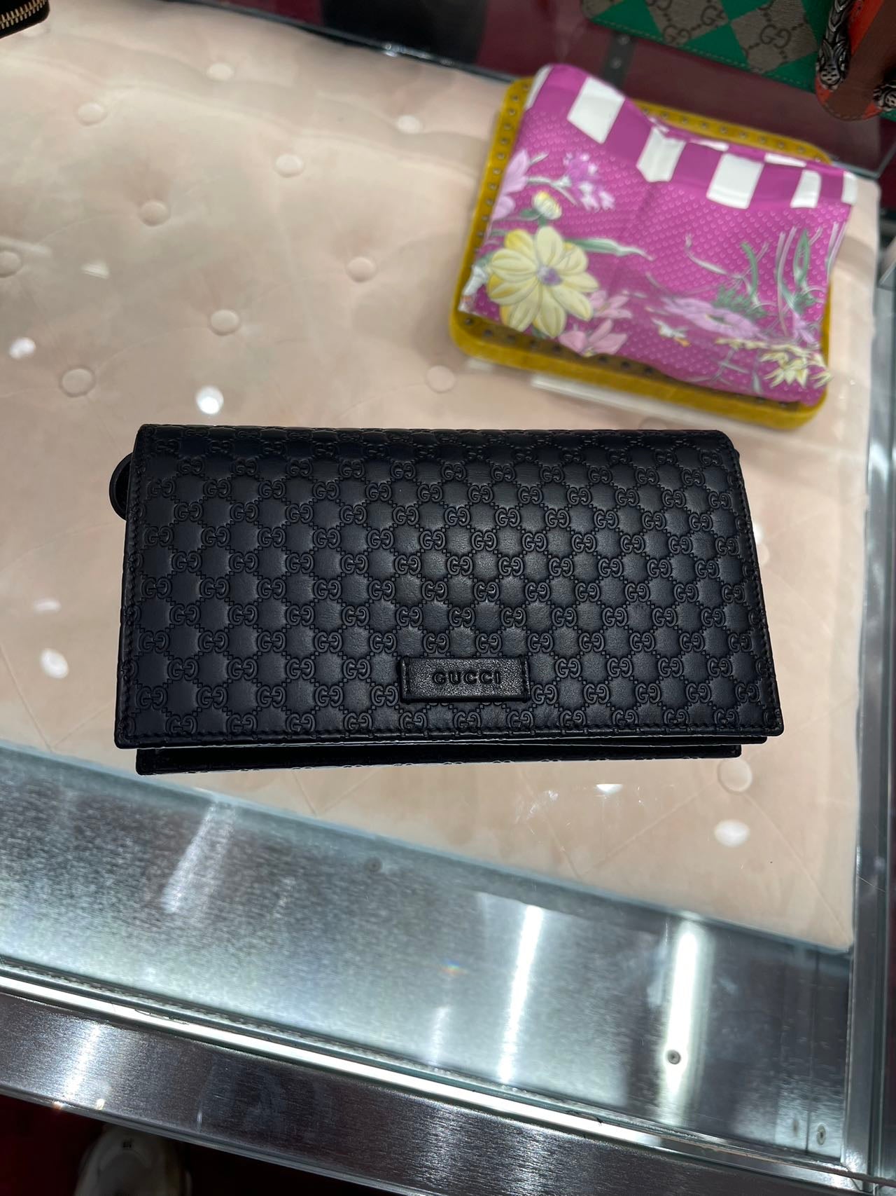 Gucci black classic woc