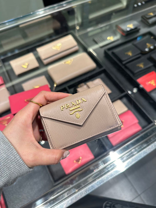 Prada mini purse 普拉達水波紋迷你皮夾