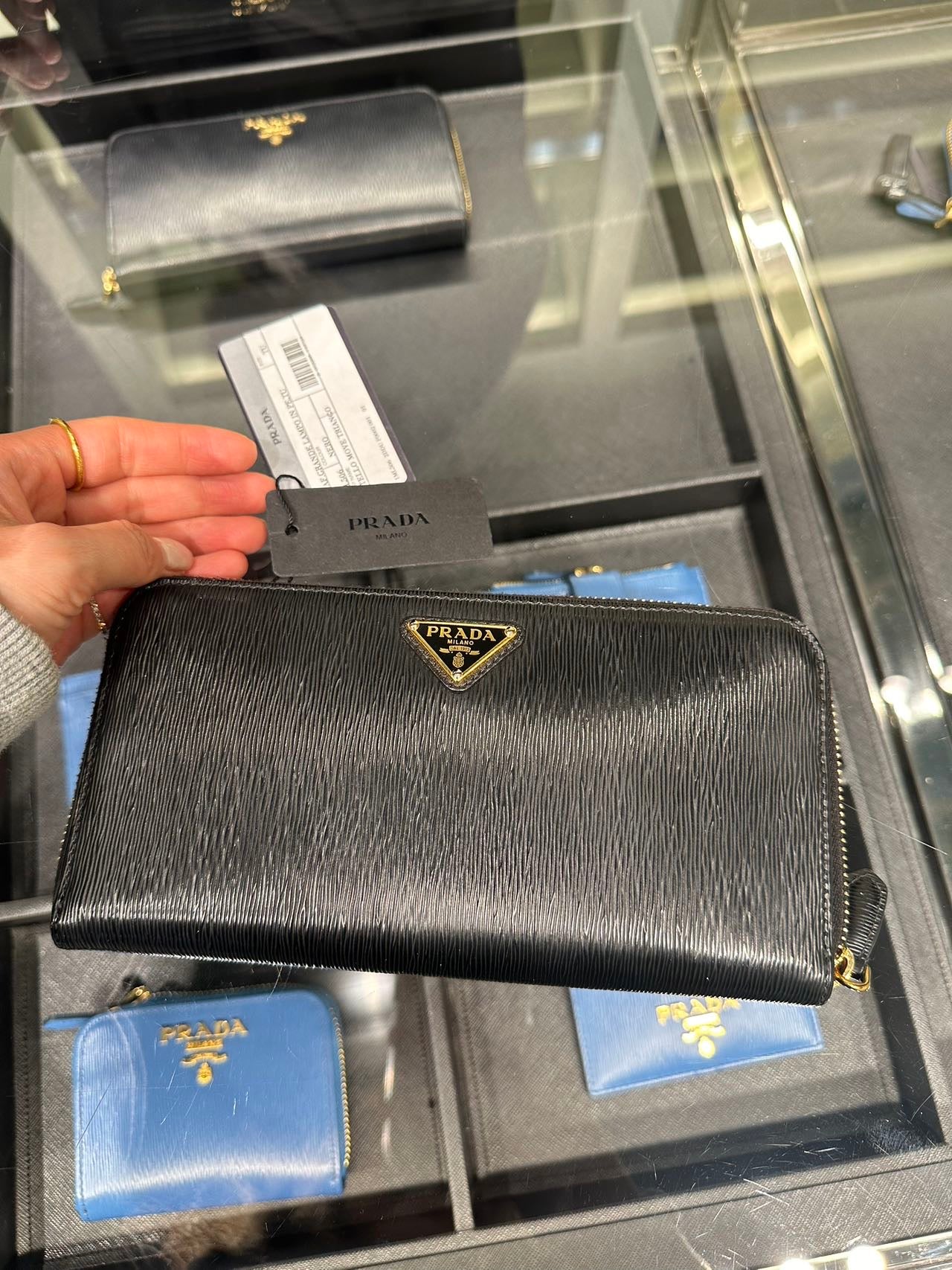 Prada long wallet 普拉達三角LOGO水波紋拉鏈長夾