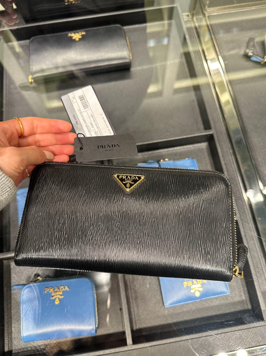 Prada long wallet 普拉達三角LOGO水波紋拉鏈長夾
