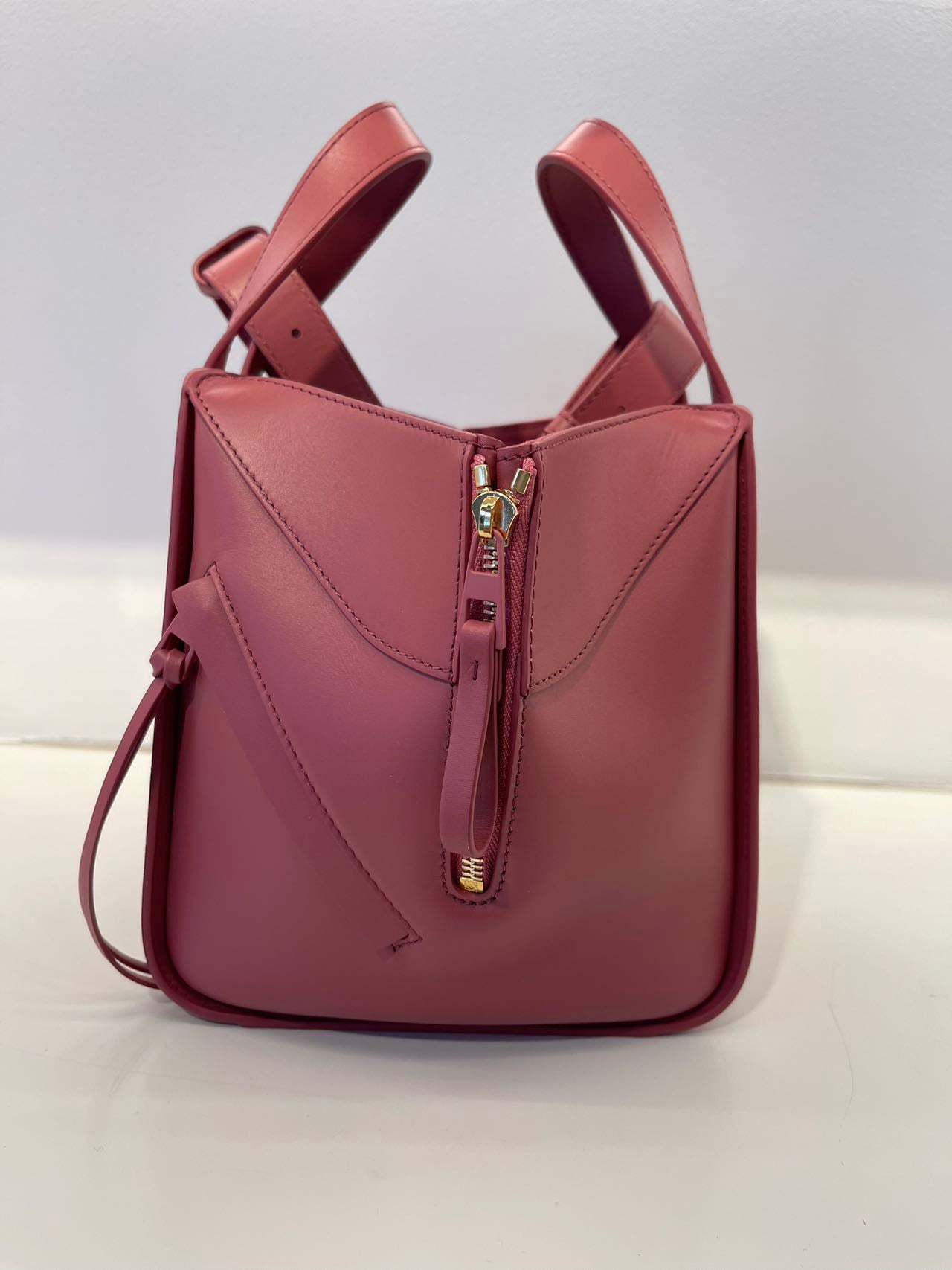 Loewe compact hammock bag 羅威吊床包*