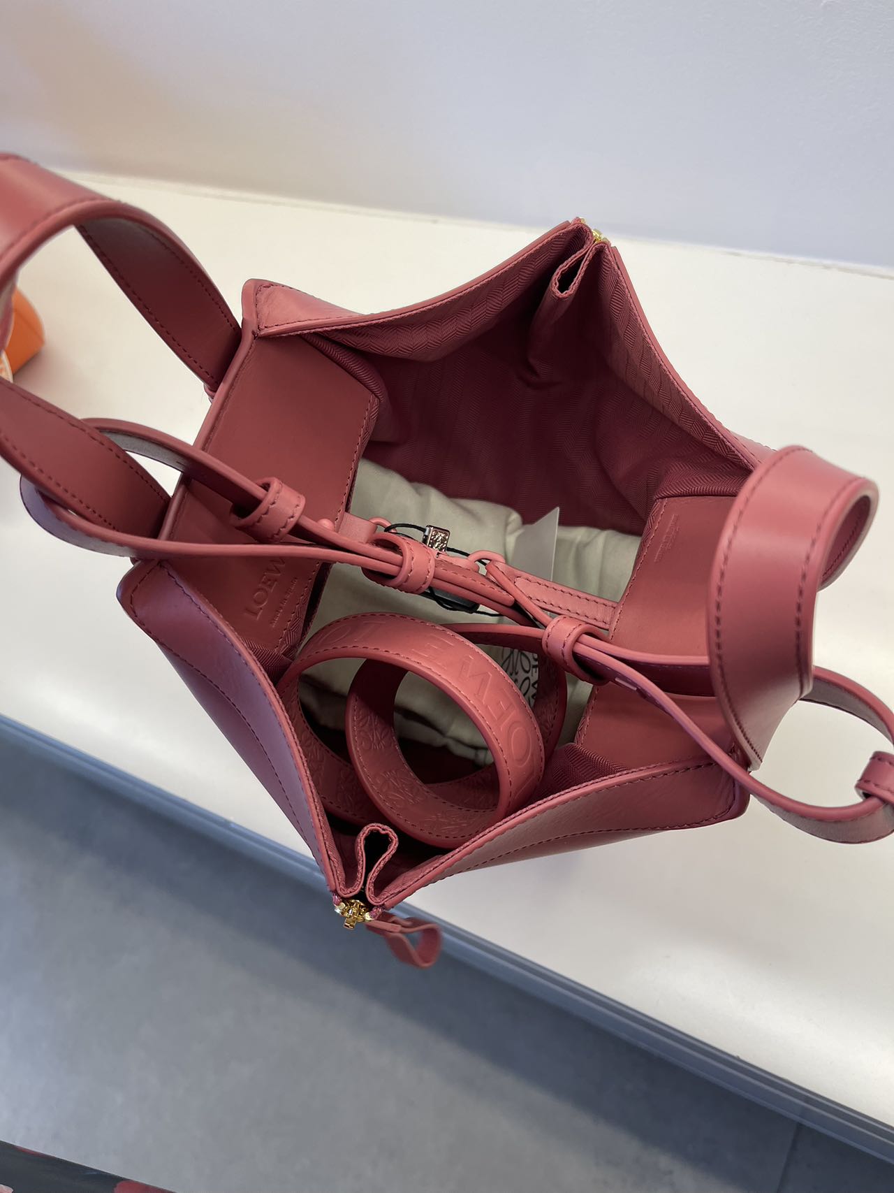 Loewe compact hammock bag 羅威吊床包*