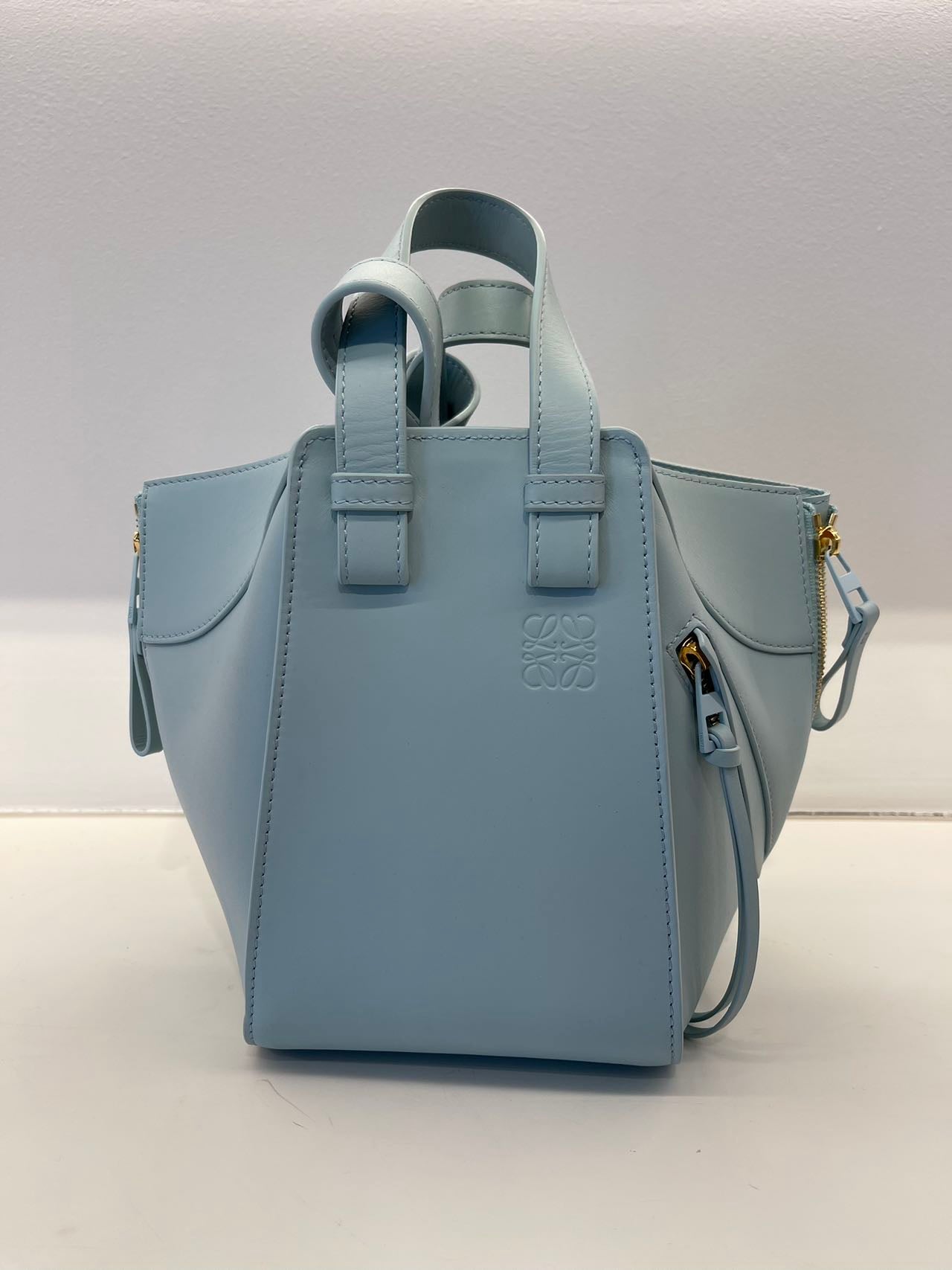 Loewe compact hammock bag 羅威吊床包*