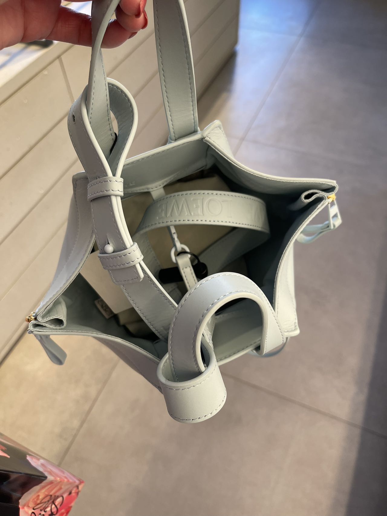 Loewe compact hammock bag 羅威吊床包*