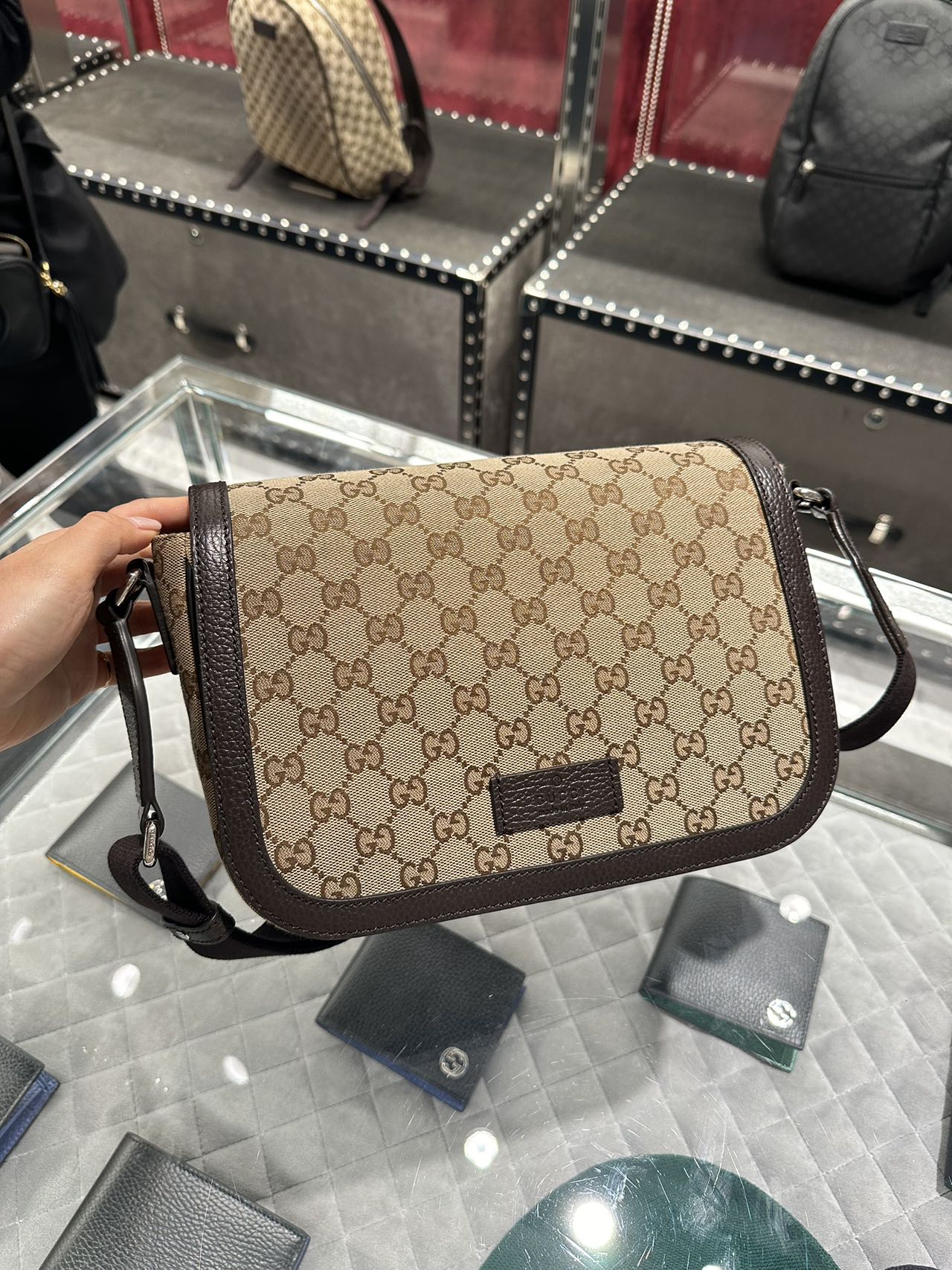 Gucci canvas messenger crossbody bag 帆布經典翻蓋郵差包