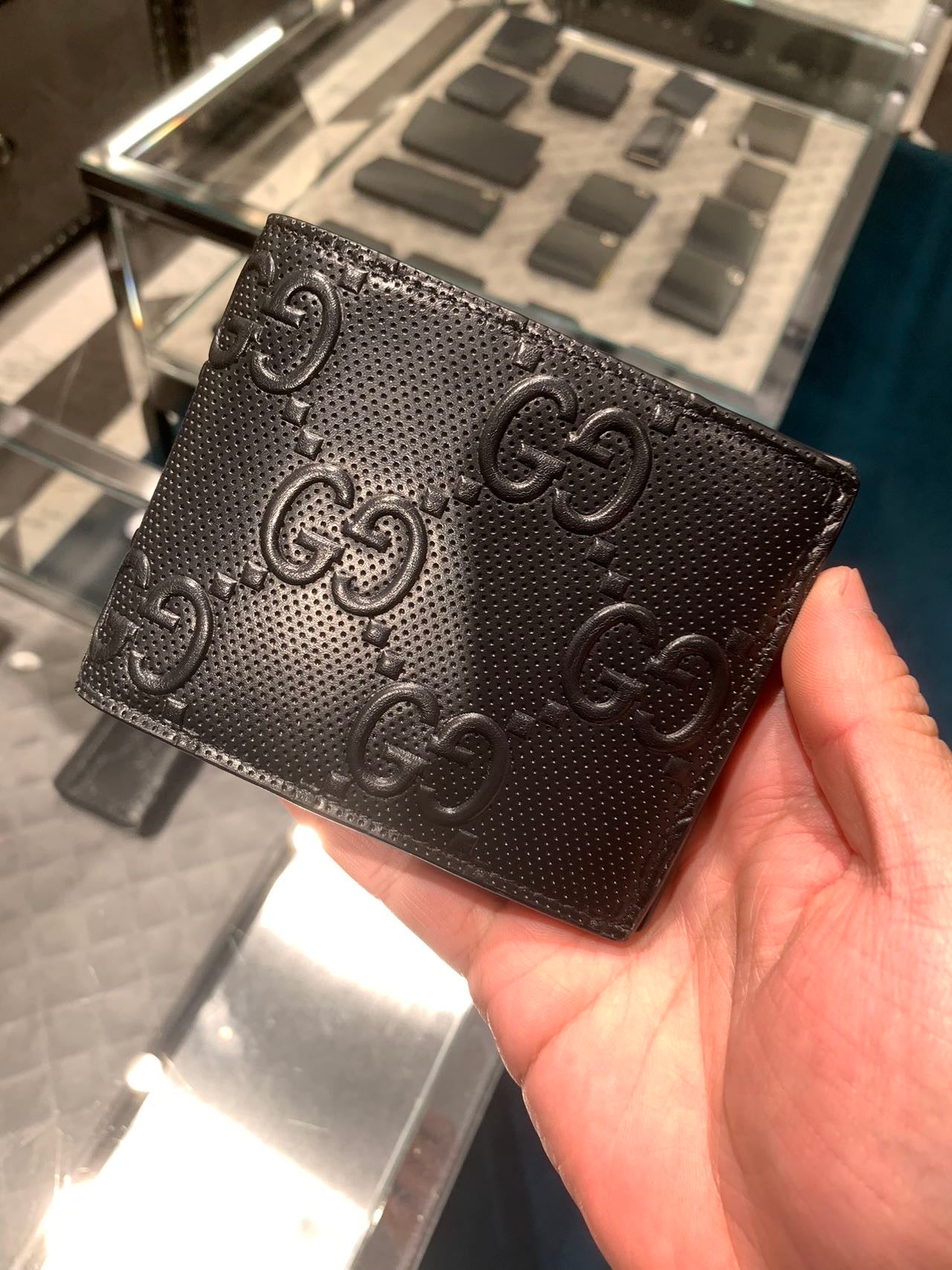 Gucci Signature GG tennis bi-fold Wallet 古馳對折壓紋洞洞錢包