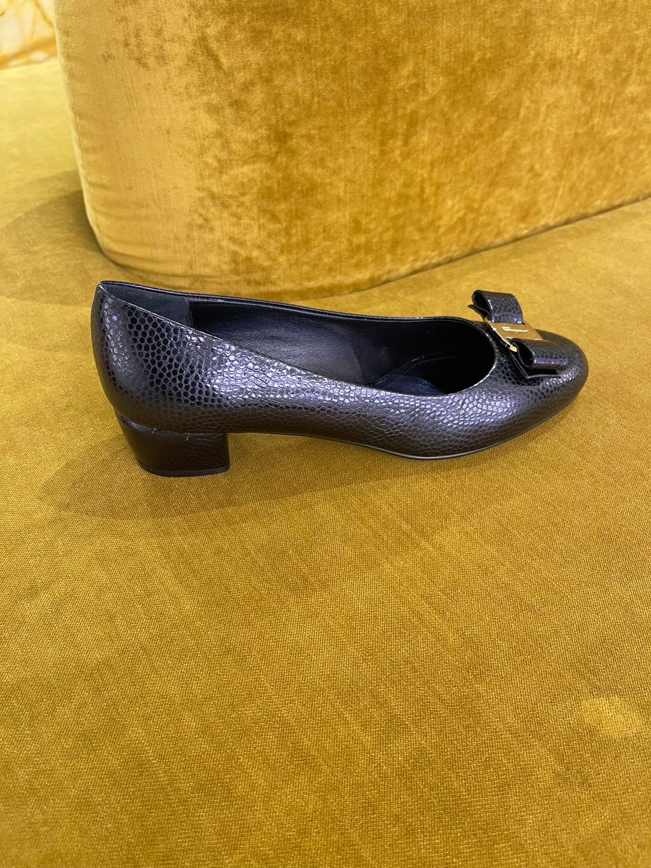 Salvatore Ferragamo shoes 圓頭跟鞋鞋