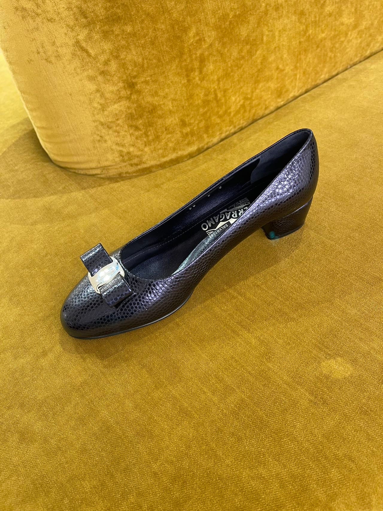 Salvatore Ferragamo shoes 圓頭跟鞋鞋