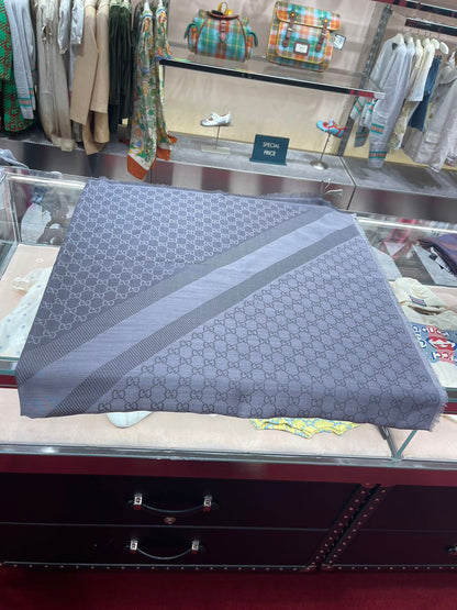 Gucci shawl scarf 古馳方型披肩圍巾*
