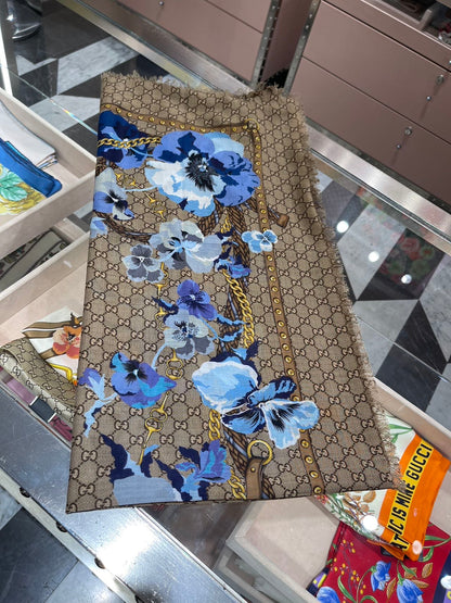 Gucci GG logo flower scarf 古馳披肩絲巾圍巾