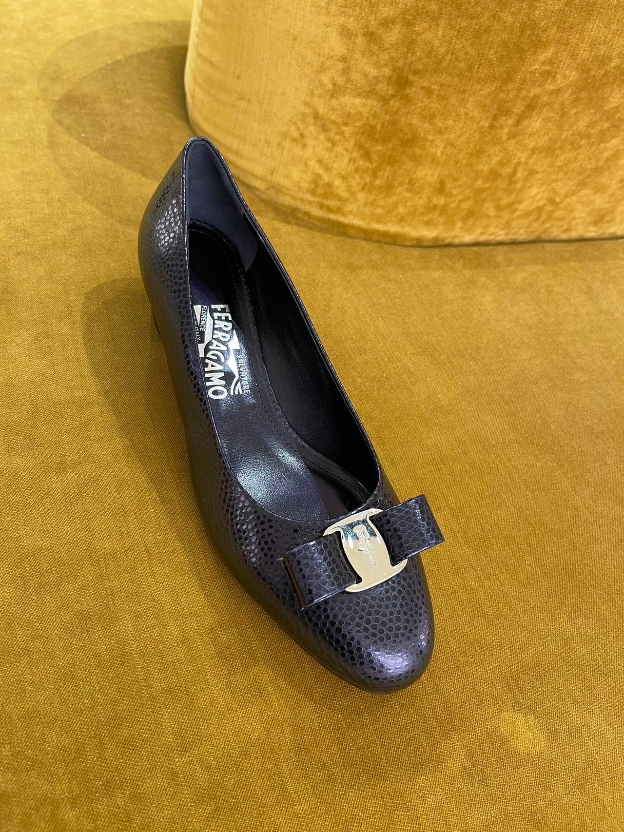 Salvatore Ferragamo shoes 圓頭跟鞋鞋