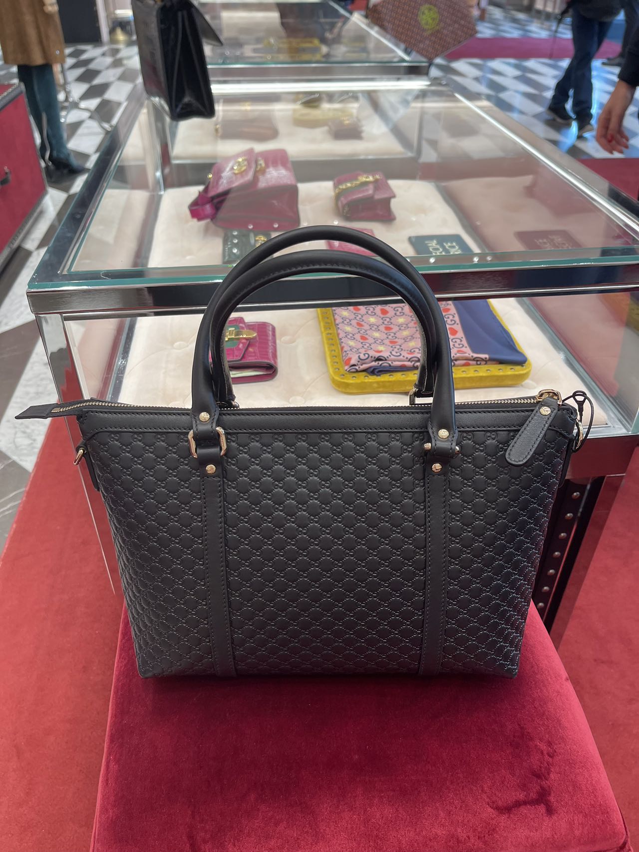 Gucci zip handbag 拉鍊手提包
