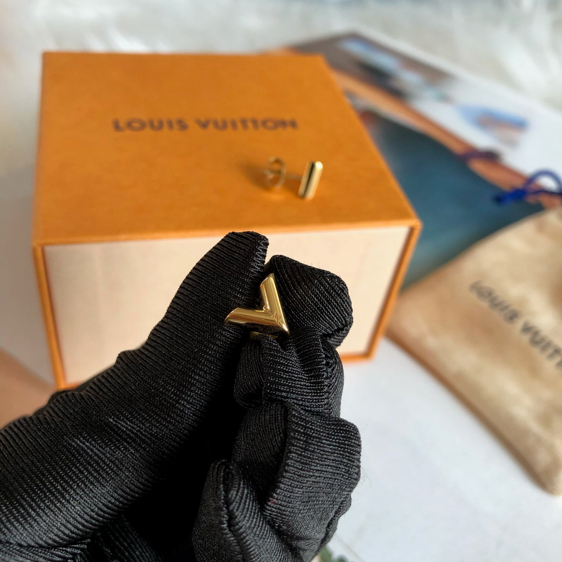 Vintage Authentic Louis Vuitton Gold Metal Essential V Earrings France W/  Box